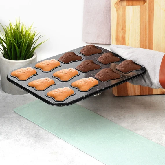 Forma do muffinek MISIE 35x26,5 cm