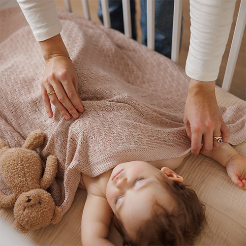 Kocyk bambusowy jasny beż Babyono (gładkie brzegi)
