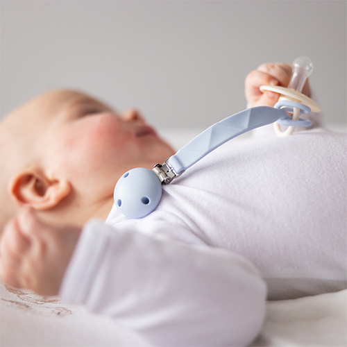 Silikonowa zawieszka do smoczka niebieska Babyono
