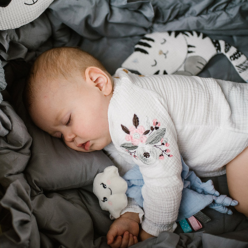 Przytulanka - szeleścik KITTY BLINK & SMILE Babyono